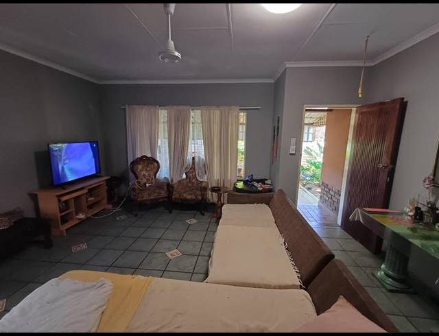 3 BEDROOM HOUSE FOR SALE IN MOUNTAIN VIEW